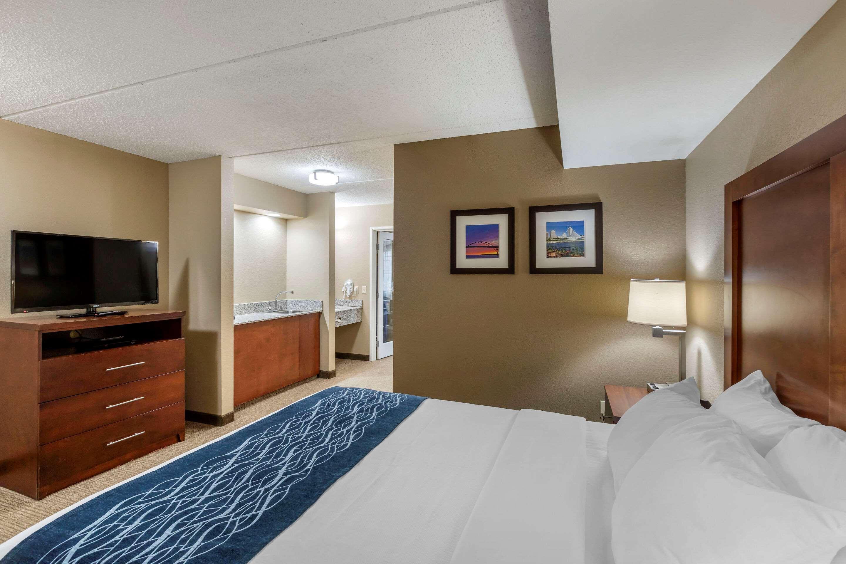 Comfort Inn&Suites Jackson - West Bend Exterior foto