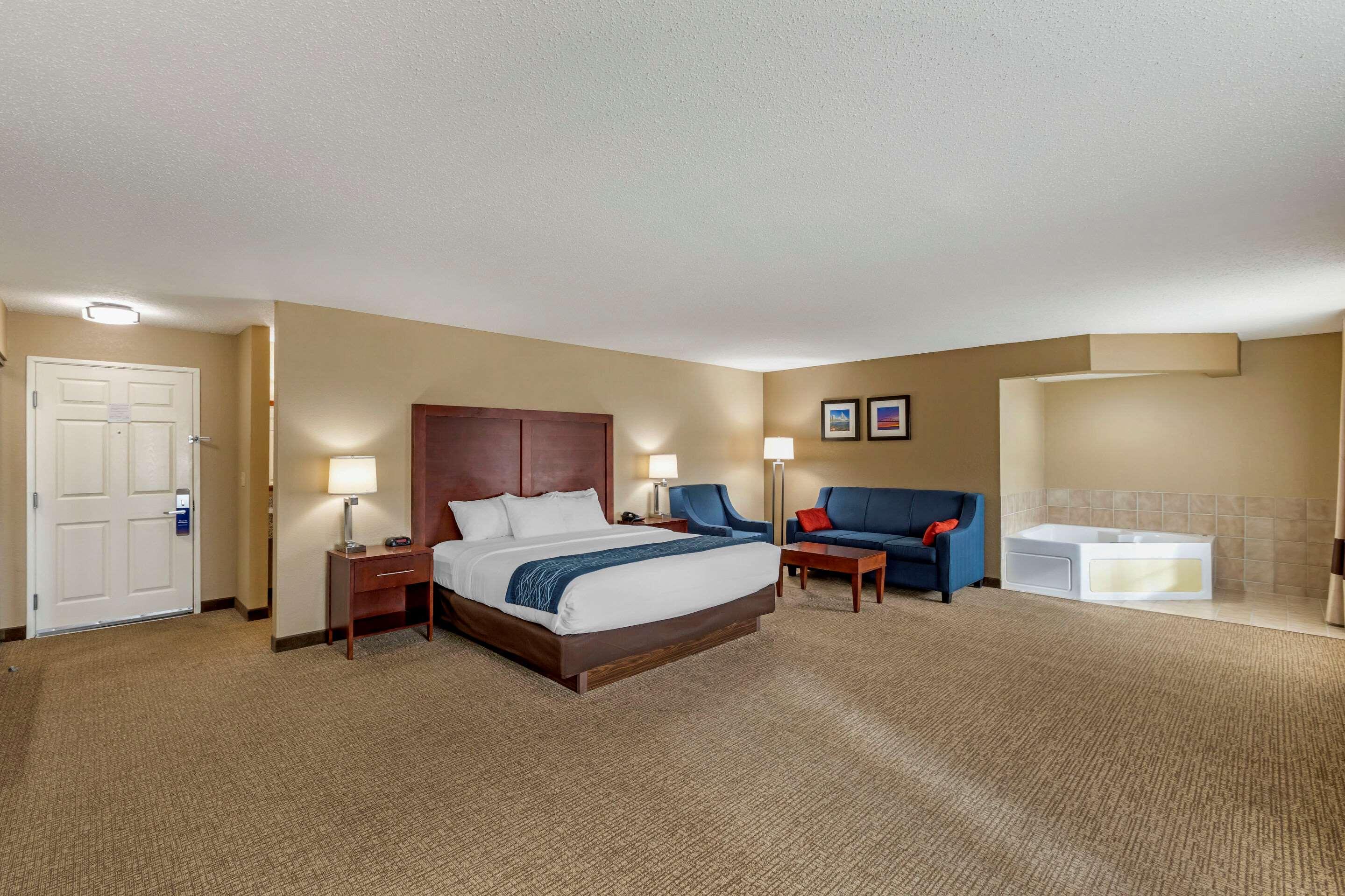 Comfort Inn&Suites Jackson - West Bend Exterior foto