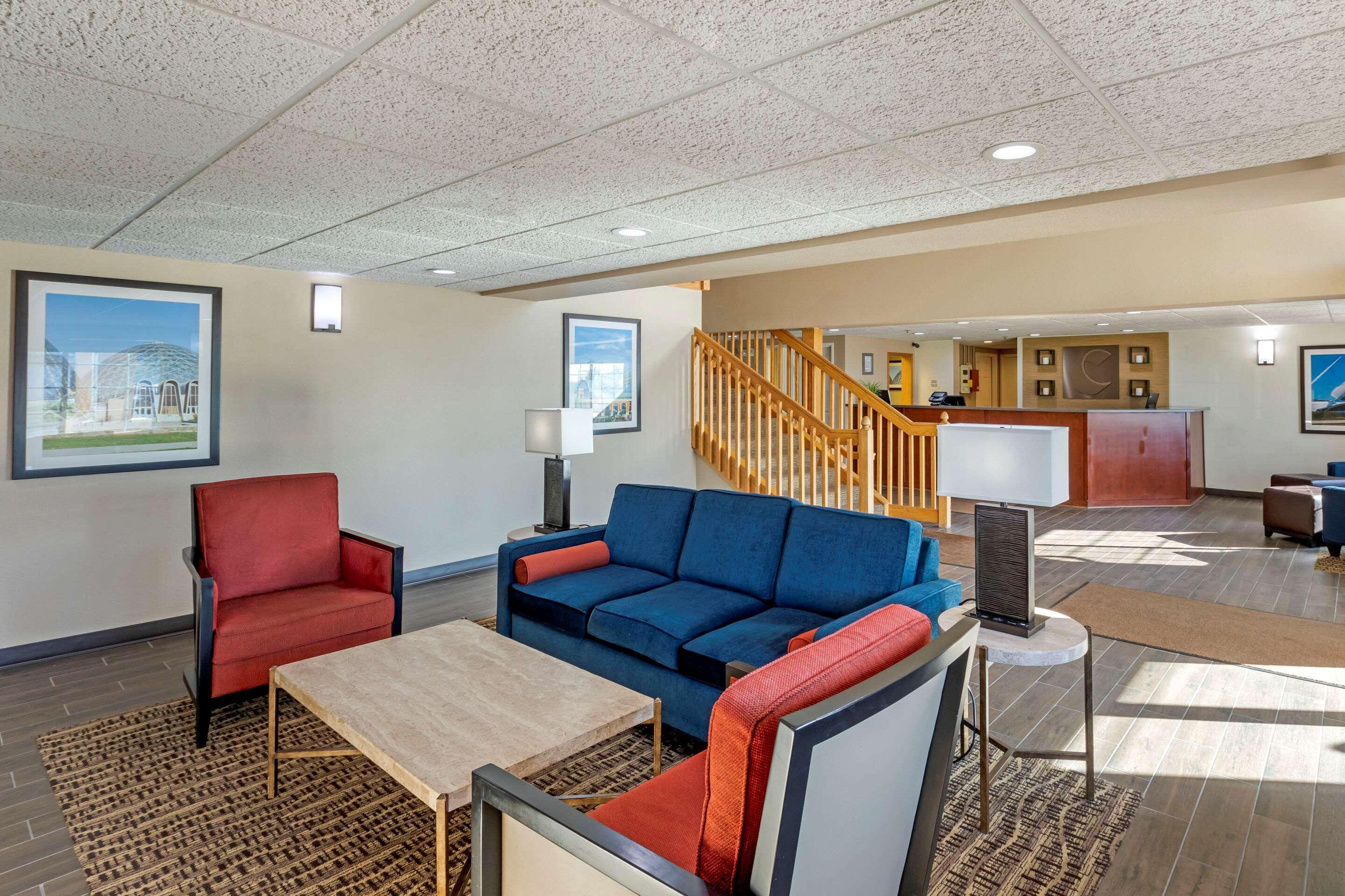 Comfort Inn&Suites Jackson - West Bend Exterior foto